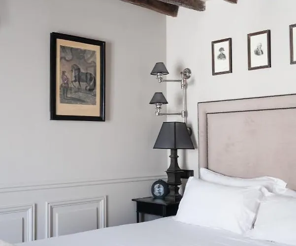 Hotel Saint-Louis en L'Isle Paris